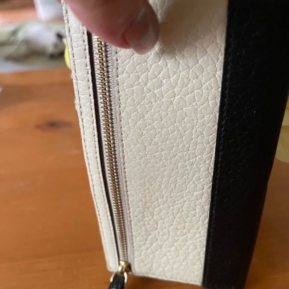 Kate Spade Wallet Black and Cream - Picture 6 of 6